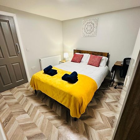 Comfy Studio Flat And Workspace Near Ashton-U-Lyne Station 스탈리브릿지 외부 사진