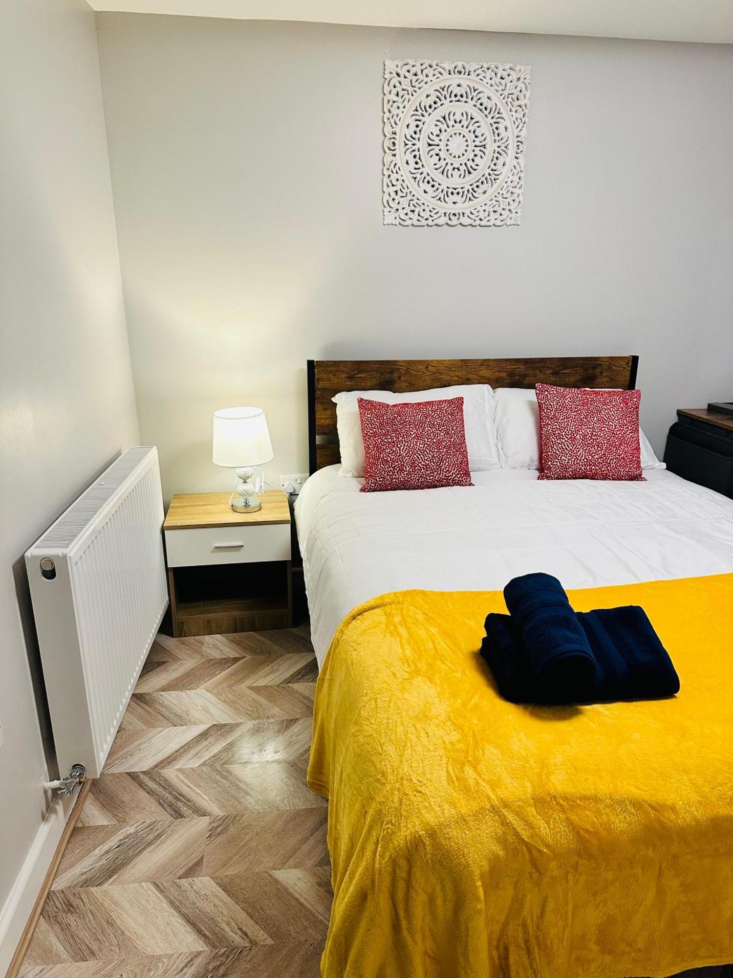 Comfy Studio Flat And Workspace Near Ashton-U-Lyne Station 스탈리브릿지 외부 사진