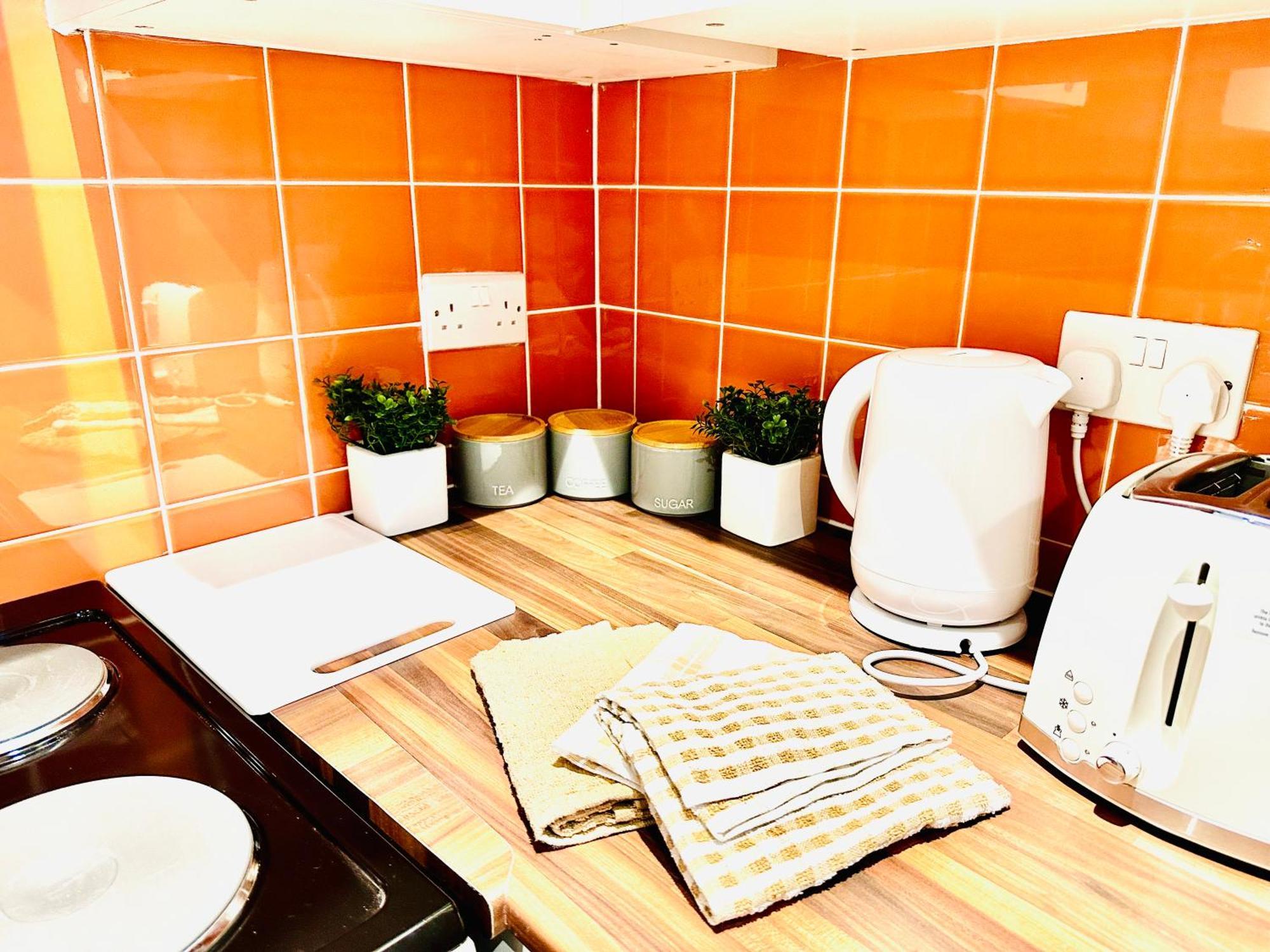 Comfy Studio Flat And Workspace Near Ashton-U-Lyne Station 스탈리브릿지 외부 사진