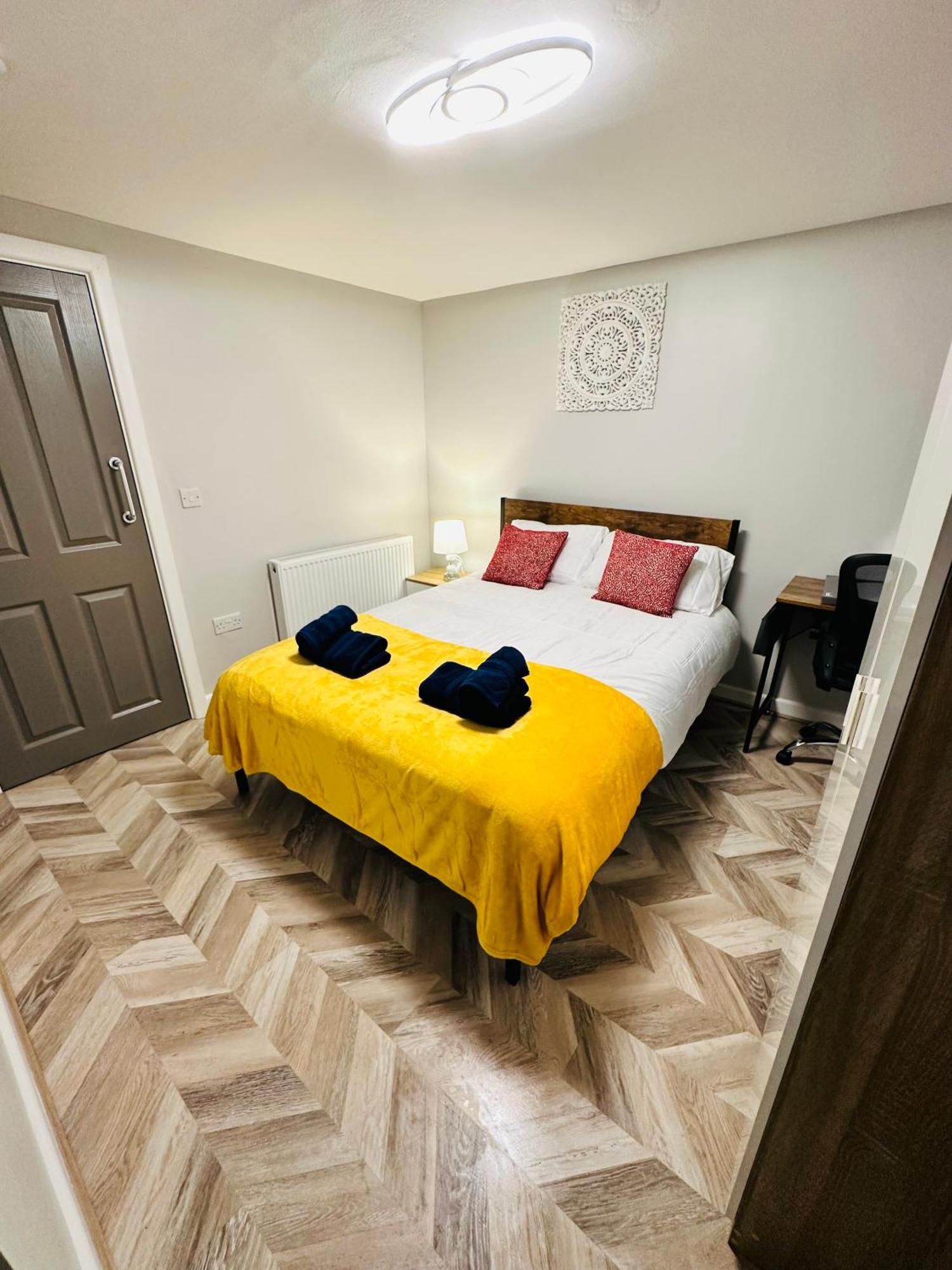 Comfy Studio Flat And Workspace Near Ashton-U-Lyne Station 스탈리브릿지 외부 사진